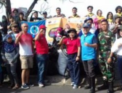 Peringati WCD, DLH Manado dan Kodim 1309 bersih-bersih sampah di sungai Sario