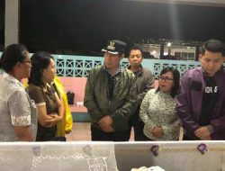 Walikota GSVL melayat ke rumah duka korban banjir dan tanah longsor