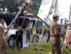 Banyak caleg ‘kumabal’, APK sudah ditertibkan dipasang lagi. Ini sikap tegas Pemkot Manado
