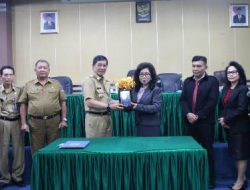 Bukti suami-isteri saling mendukung, Pemkot Manado dan Unima teken MoU