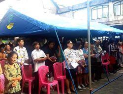 Haru dan menangis, jemaat GMIM Solagratia Kaiwatu ibadah di tengah puing kebakaran