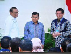 Kerja cerdas, Walikota GSVL terima piala Top 45 Inovasi Pelayanan Publik 2019