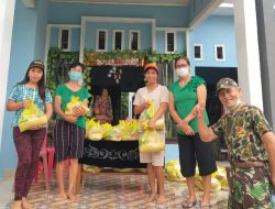Dampak Covid-19, warga Ranoyapo ini bagikan sembako kepada warga di desanya