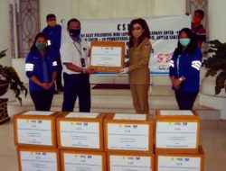 Bupati CEP langsung salurkan bantuan APD dari PLTU Amurang