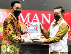 Walikota GSVL serahkan LKPD Unaudited Pemkot Manado Tahun Anggaran 2020 kepada BPK-RI