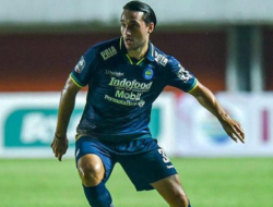Gol indah Ezra Walian bawa Persib jumpa Persija di Final Piala Menpora 2021