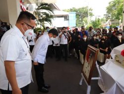 Jenazah mantan Sekda Manado Alm Winsulangi Salindeho disemayamkan di Kantor Wali Kota, ini kata Andrei Angouw