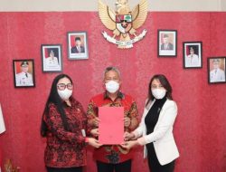 Duo Srikandi DPRD Sulut sampaikan asmara ke Bupati Wongkar