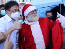 Kala Andrei Angouw foto bareng Sinterklas di TKB