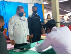 Bupati E2L lantik Hajai Potoboda sebagai Kepala Desa Apan