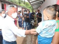 Siap ditempati, Bupati FDW resmikan Huntara bagi korban bencana pantai Amurang