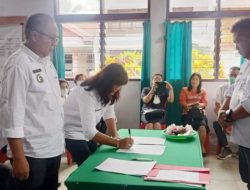 Arnold Mokosolang pimpin serah terima jabatan Kepala Kecamatan Tombatu