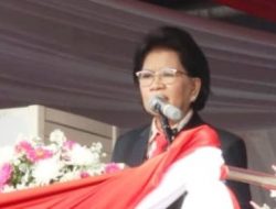 Upacara HUT ke-77 RI di Manado, Ketua DPRD Aaltje Dondokambey baca teks Proklamasi