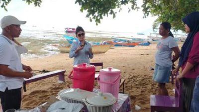 Adrey Laikun dampingi Felly Runtuwene sosialisasi program Bansos PBI di Alung Banua