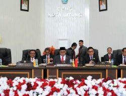 MM-HH Dengarkan Pidato Presiden RI di Rapat Paripurna DPRD Bitung