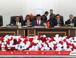 Maurits-Hengky Simak Pidato Presiden di Rapat Paripurna Istimewa DPRD Bitung