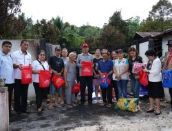 Bupati FDW Tinjau Kebakaran di Desa Tambelang dan Serahkan Bantuan
