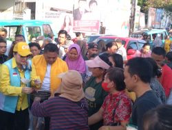 Masuk Pasar Karombasan, CEP ‘Jual’ Prabowo Gibran