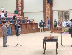 Husein Tuahuns Resmi Gantikan Herry Rotinsulu di DPRD Sulut