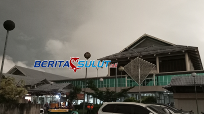 Gunung Ruang Erupsi Lagi, Pesawat Garuda Jakarta-Manado Putar Balik dan Mendarat di Makassar