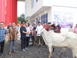Sambut Idul Adha 1445 H, Pemkab Mitra Serahkan 40 Hewan Kurban