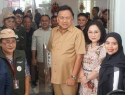 Ditemani Istri Tercinta, Olly Dondokambey Sambut Jajaran KPU dan Pantarlih Laksanakan Coklit
