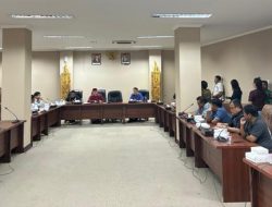 Masyarakat Karangria Walk Out di Rapat Bersama DPRD Sulut dan PT MUP, Ini Alasannya