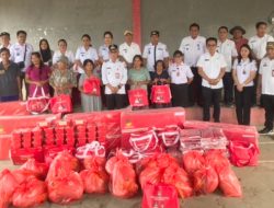Pj Bupati Ronald Sorongan Kembali Salurkan Bantuan Korban Dampak Bencana di Posumaen