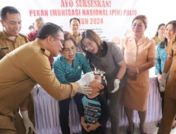 Wakili Pj Bupati Sorongan, Sekda David Lalandos Canangkan Pekan Imunisasi Nasional Polio