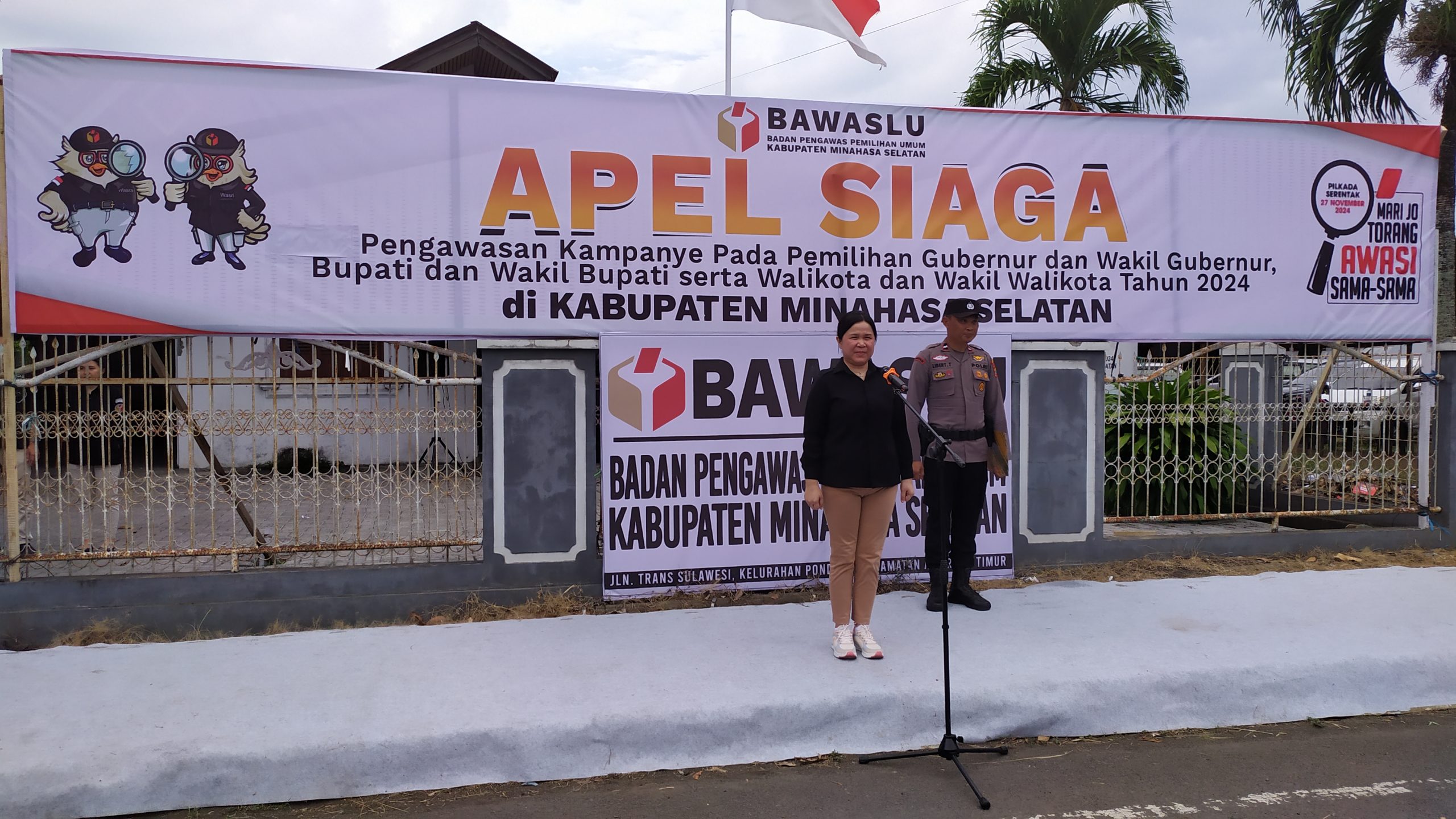 Ketua Bawaslu Minsel Eva JG Keintjem saat memimpin Apel Siaga, (foto//bsc)