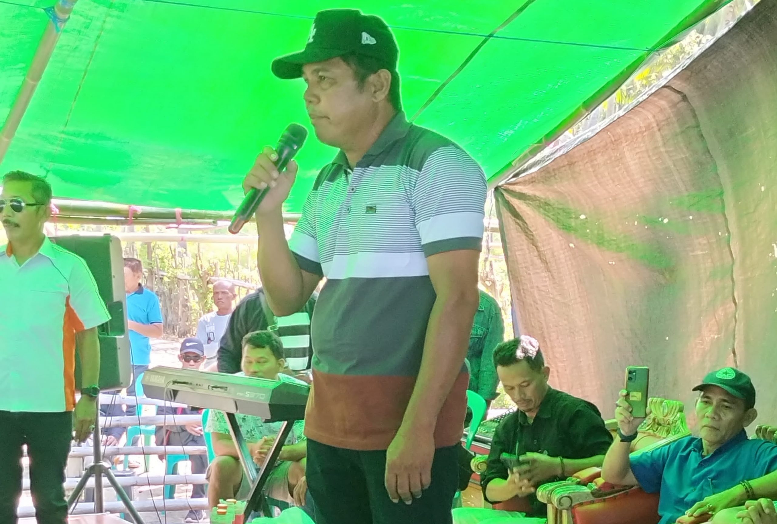 Rahmat Pontoh saat menyatakan diri dan mendukung siap memenangkan pasangan Hamdan-Donny