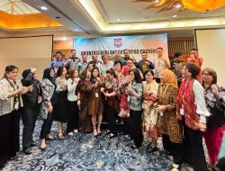 Rocky Gerung Kuliahi Anggota DPRD Sulut Soal Integritas dan Pelestarian Lingkungan