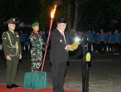 17 Agustus Dini Hari, Gubernur YSK Pimpin Apel Kehormatan dan Renungan Suci di TMP Kairagi