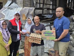 Ketua DPP PSI Melky J Pangemanan Salurkan Bantuan Kepada Warga Korban Kebakaran di Singkil